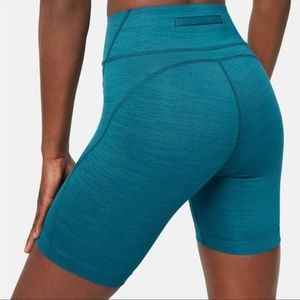 Outdoor Voices Core Shorts 7” Size Small